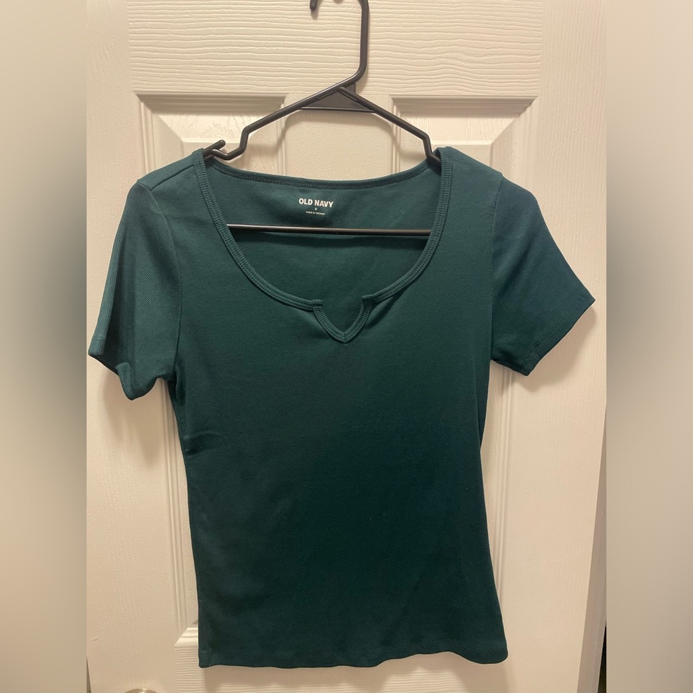 old navy green shirt